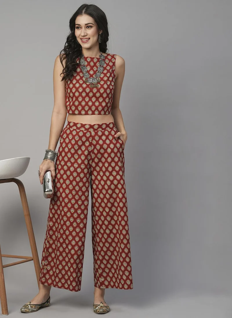 جلو باص طقم نسائي بلوزة قصيرة بياقة قارب وطبعات عرقية مع بنطلون بالازو بخصر متوسط من جلوبس